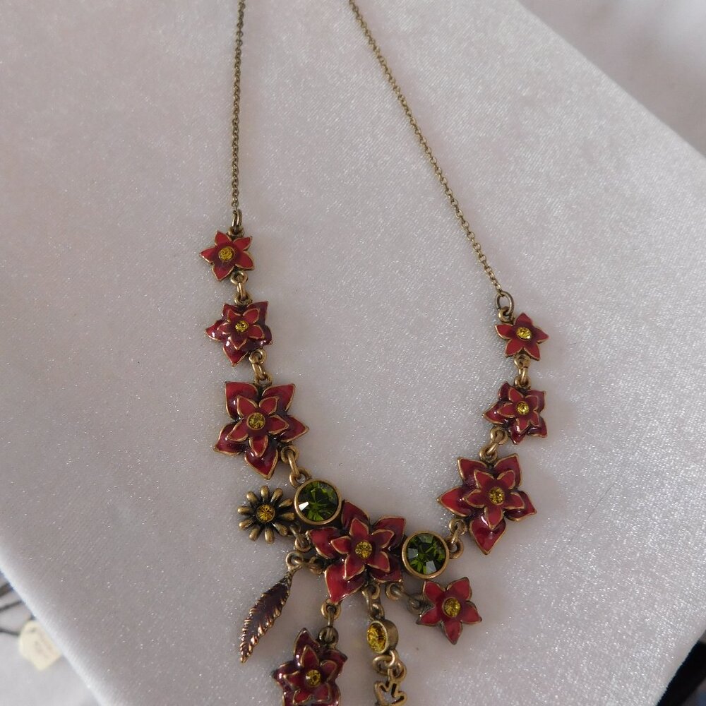 Ladies Pilgrim Flower Designed Necklace